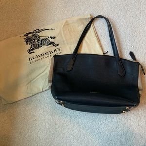 AUTHENTIC Burberry Tote Bag in leather